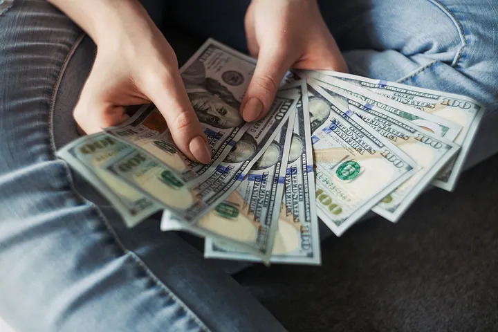 What Is E‑Commerce and How Can You Start Working in E‑Commerce in Nigeria? How to start making money from ecommerce in Nigeria — LegallyNG